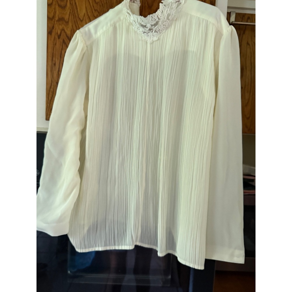 Susan Hutton Vintage Ivory Pleated Lace Mock Neck Blouse Long Sleeve Size 14
